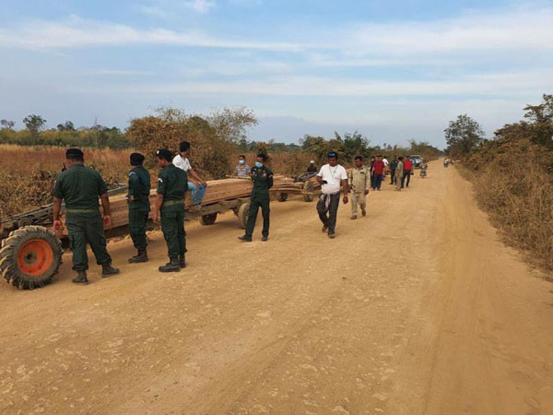 កម្លាំងស​ម​ត្ថកិ​ច្ច ​ចុះប​ង្ក្រា​ប ទី​តាំ​ង​ស្តុ​ក​ឈើ ​១​ក​ន្លែង​ ​នៅ​ស្រុក​ជ័​យ​សែន​